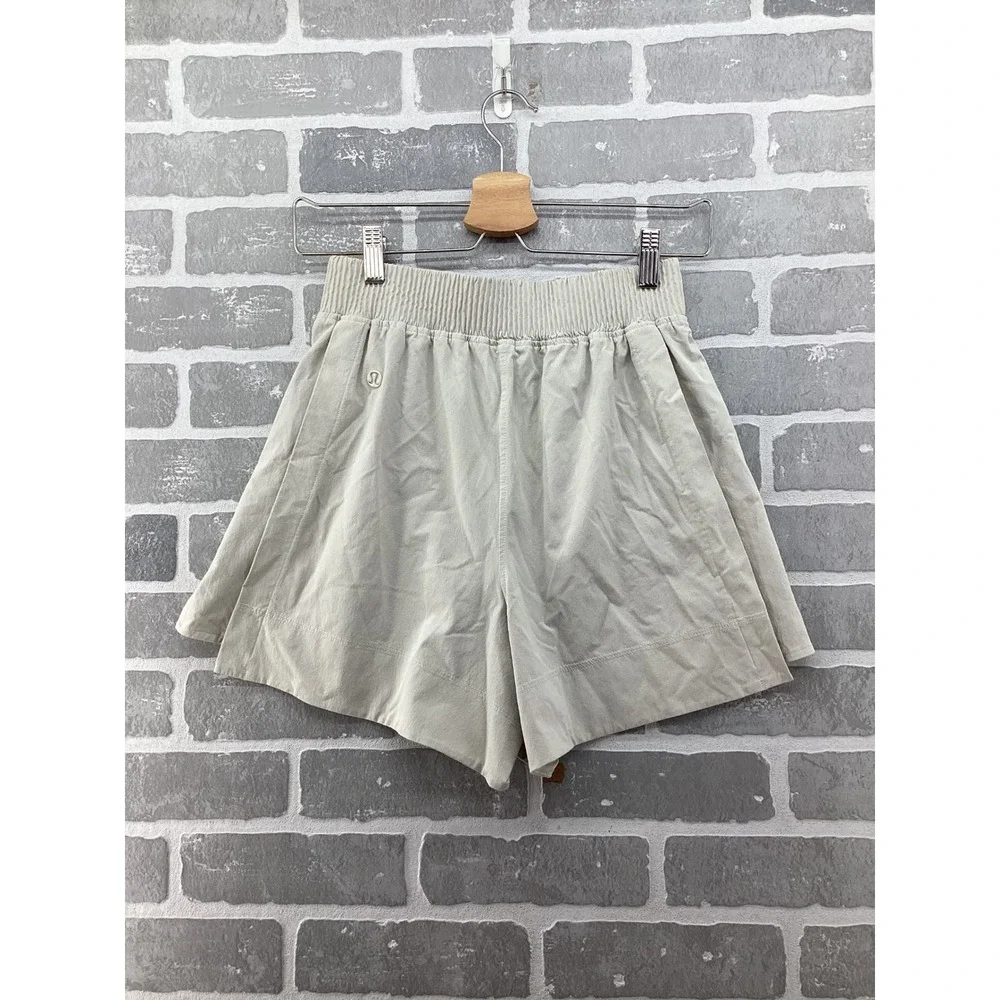 Lululemon Lab High Rise Athletic Shorts Beige Tan XS‎ LW7CPIS